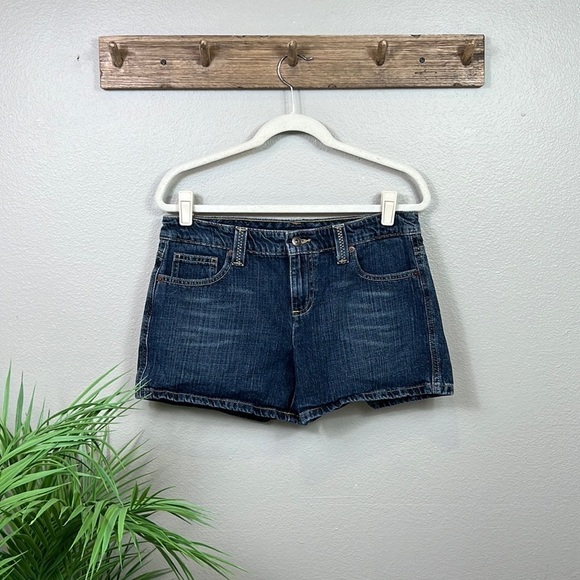 Tommy Hilfiger Denim Jean Shorts 8 Dark Wash Distressed - Picture 1 of 9